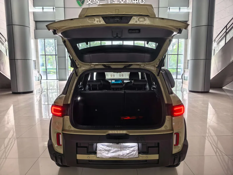 Geely Cowboy 2025 1.5TD Fun Wild Edition interior photo 14 Geely Cowboy 2025 1.5TD Fun Wild Edition interior photo 14
