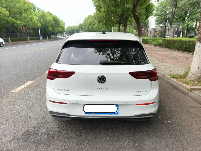 Volkswagen Golf 2025 300TSI Pro exterior photo 5 Volkswagen Golf 2025 300TSI Pro exterior photo 5