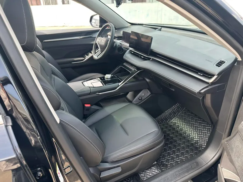 Haval H6 2022 Tercera generación 1.5T Tracción automática a dos ruedas Max interior foto 2 Haval H6 2022 Tercera generación 1.5T Tracción automática a dos ruedas Max interior foto 2