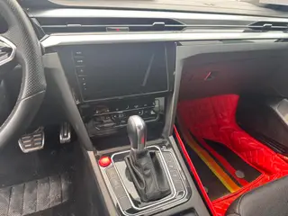 Volkswagen CC 2023 380TSI Version accrocheuse intérieur photo 8