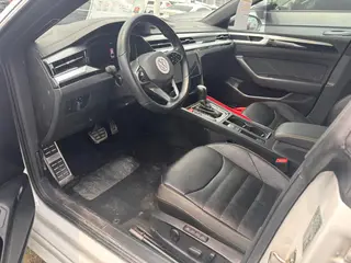 Volkswagen CC 2023 380TSI Version accrocheuse intérieur photo 11