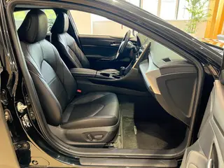 Toyota Avalon 2023 2.5L Automatic Luxury Edition interior photo 9 Toyota Avalon 2023 2.5L Automatic Luxury Edition interior photo 9