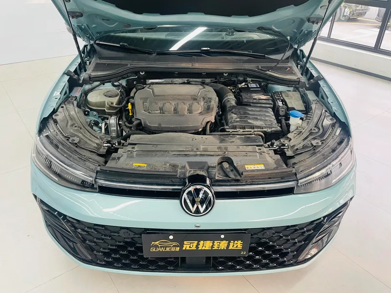Volkswagen Passat 2025 Pro 380TSI Star Dragon Edition exterior photo 2