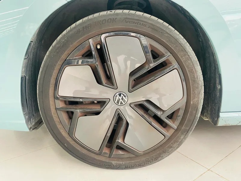 Volkswagen Passat 2025 Pro 380TSI Star Dragon Edition exterior photo 3