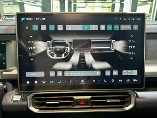 Jetour Shanhai Jietu Traveler C- DM 2024 1.5TD DHT 208km Версия Yamano с двумя движками интерьер фото 17