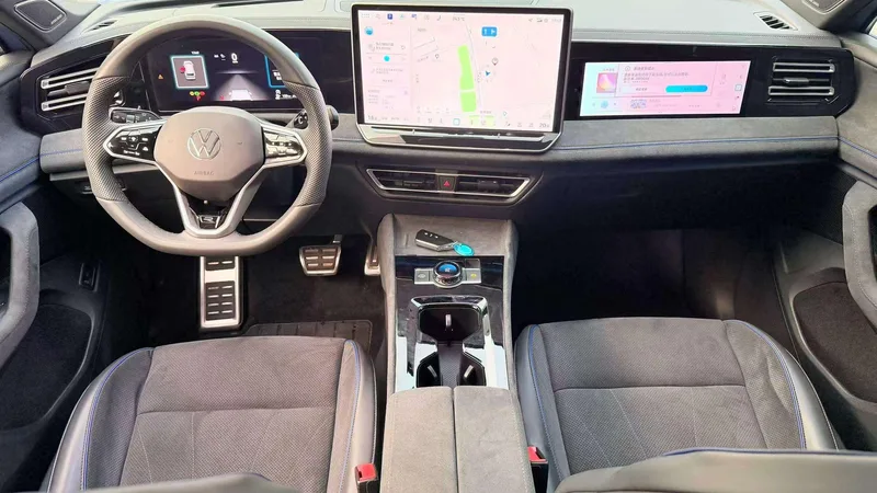Volkswagen Tiguan L 2024 Pro 380TSI Four-wheel drive R-Line Intelligent Supreme Edition interior photo 6 Volkswagen Tiguan L 2024 Pro 380TSI Four-wheel drive R-Line Intelligent Supreme Edition interior photo 6