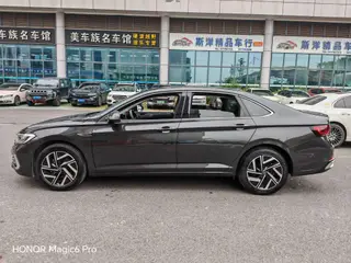 Volkswagen Sagitar 2023 300TSI DSG Version transcendée extérieur photo 8 Volkswagen Sagitar 2023 300TSI DSG Version transcendée extérieur photo 8