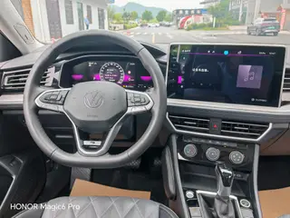 Volkswagen Sagitar 2023 300TSI DSG Version transcendée intérieur photo 14 Volkswagen Sagitar 2023 300TSI DSG Version transcendée intérieur photo 14