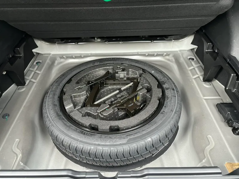 Geely Monjaro 2021 2.0TD DCT EVO Two-wheel drive noble type interior photo 14 Geely Monjaro 2021 2.0TD DCT EVO Two-wheel drive noble type interior photo 14