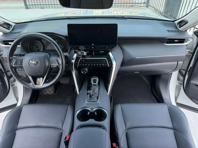 Toyota Venza 2022 2.0L CVT Two-wheel-drive Prestige Edition interior photo 16 Toyota Venza 2022 2.0L CVT Two-wheel-drive Prestige Edition interior photo 16