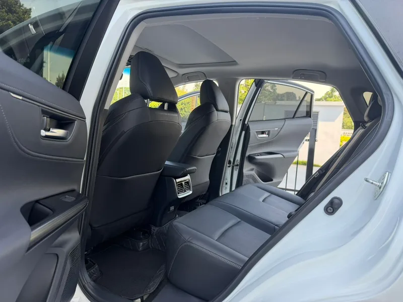 Toyota Venza 2022 2.0L CVT Two-wheel-drive Prestige Edition interior photo 19 Toyota Venza 2022 2.0L CVT Two-wheel-drive Prestige Edition interior photo 19