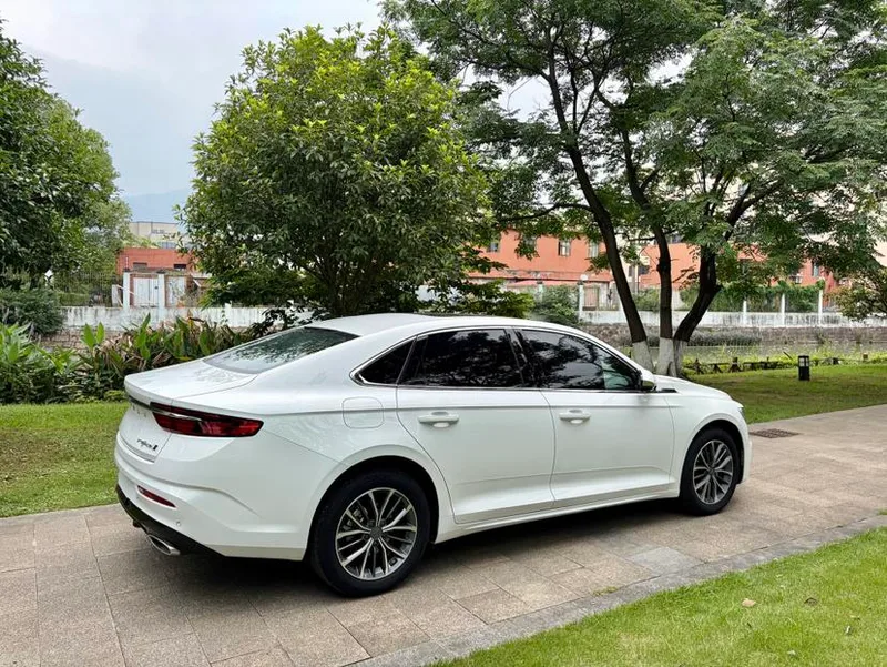 Geely Preface 2023 1.5T soaring version exterior photo 4 Geely Preface 2023 1.5T soaring version exterior photo 4