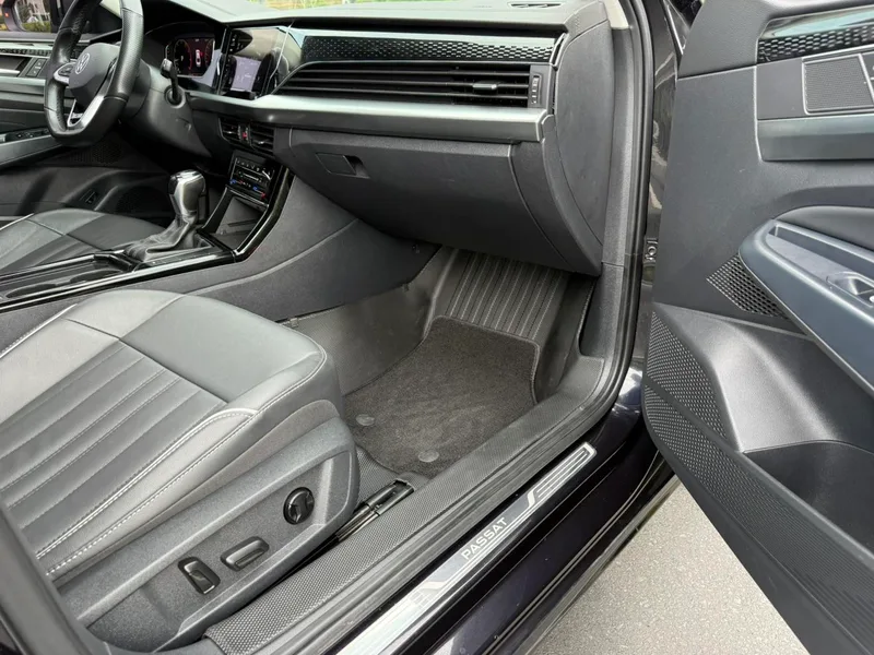 Volkswagen Passat 2022 330TSI Star Elite Edition interior photo 10 Volkswagen Passat 2022 330TSI Star Elite Edition interior photo 10