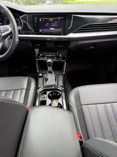 Volkswagen Passat 2022 330TSI Star Elite Edition interior photo 12 Volkswagen Passat 2022 330TSI Star Elite Edition interior photo 12
