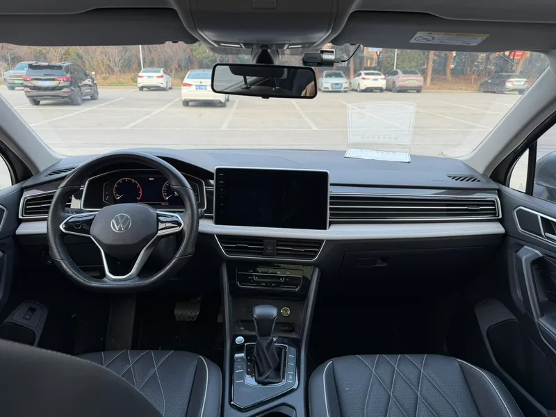 Volkswagen Tiguan L 2022 330TSI Automatic two-wheel drive comfortable version interior photo 8 Volkswagen Tiguan L 2022 330TSI Automatic two-wheel drive comfortable version interior photo 8