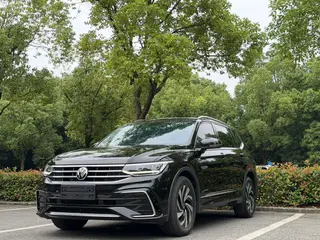 Volkswagen Tiguan L 2022 330TSI Versión inteligente con tracción automática en dos ruedas