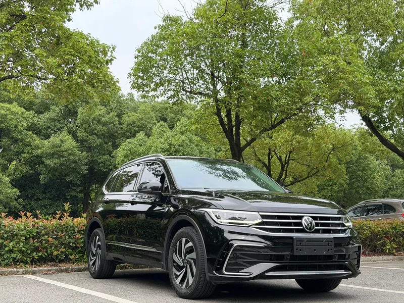 Volkswagen Tiguan L 2022 330TSI Auto Two-Drive Smart Edition exterior photo 3 Volkswagen Tiguan L 2022 330TSI Auto Two-Drive Smart Edition exterior photo 3