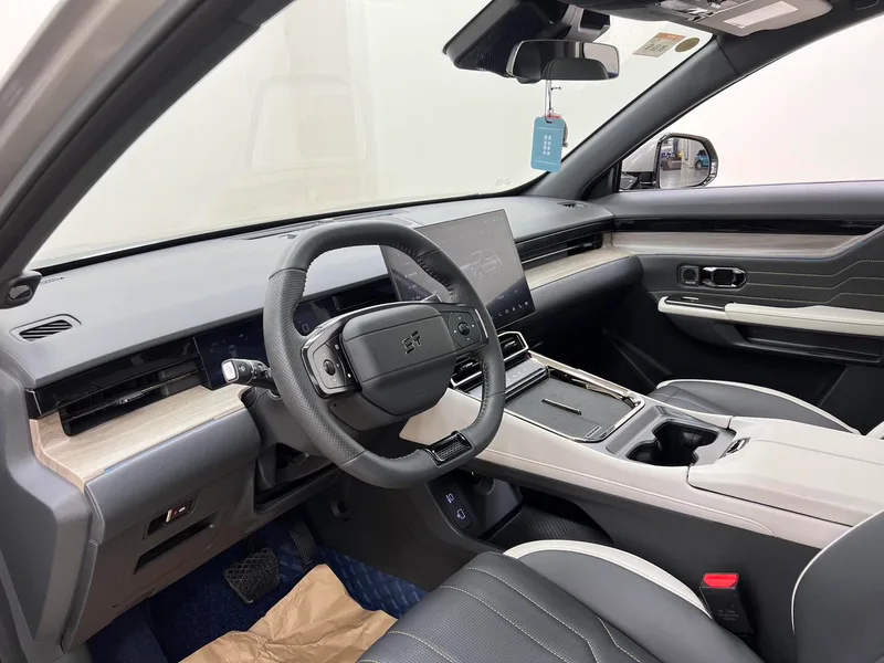 Jetour Shanhai L6 2024 1.5TD DHT ULTRA interior photo 14 Jetour Shanhai L6 2024 1.5TD DHT ULTRA interior photo 14