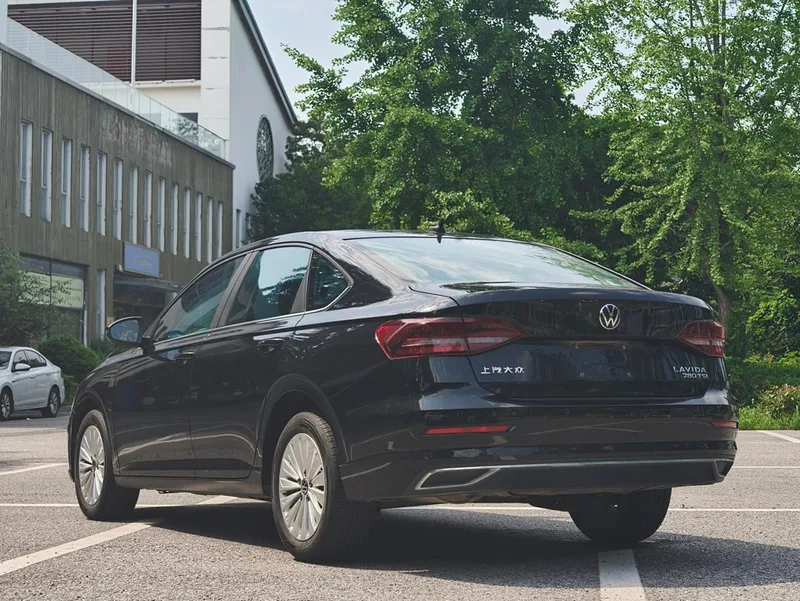 Volkswagen Lavida 2018 280TSI DSG Luxury Edition China V exterior photo 5 Volkswagen Lavida 2018 280TSI DSG Luxury Edition China V exterior photo 5