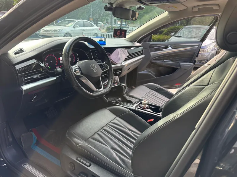 Volkswagen Passat 2023 Restyling 330TSI Luxury Edition interior photo 15 Volkswagen Passat 2023 Restyling 330TSI Luxury Edition interior photo 15