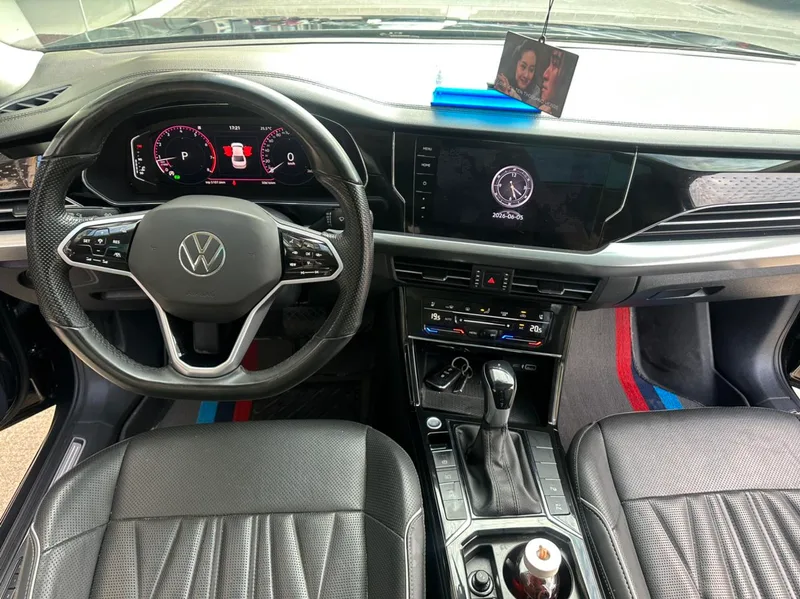 Volkswagen Passat 2023 Restyling 330TSI Luxury Edition interior photo 19 Volkswagen Passat 2023 Restyling 330TSI Luxury Edition interior photo 19