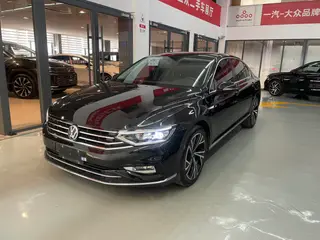 Volkswagen Magotan 2023 200 Edición conmemorativa de 10,000 vehículos 330TSI DSG De lujo