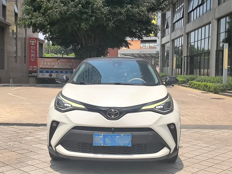 Toyota C-HR 2021 2.0L Luxury Edition exterior photo 2 Toyota C-HR 2021 2.0L Luxury Edition exterior photo 2