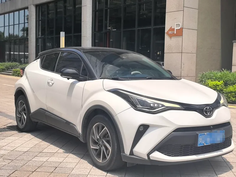 Toyota C-HR 2021 2.0L Luxury Edition exterior photo 3 Toyota C-HR 2021 2.0L Luxury Edition exterior photo 3