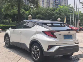 Toyota C-HR 2021 2.0L Luxury Edition interior photo 7 Toyota C-HR 2021 2.0L Luxury Edition interior photo 7