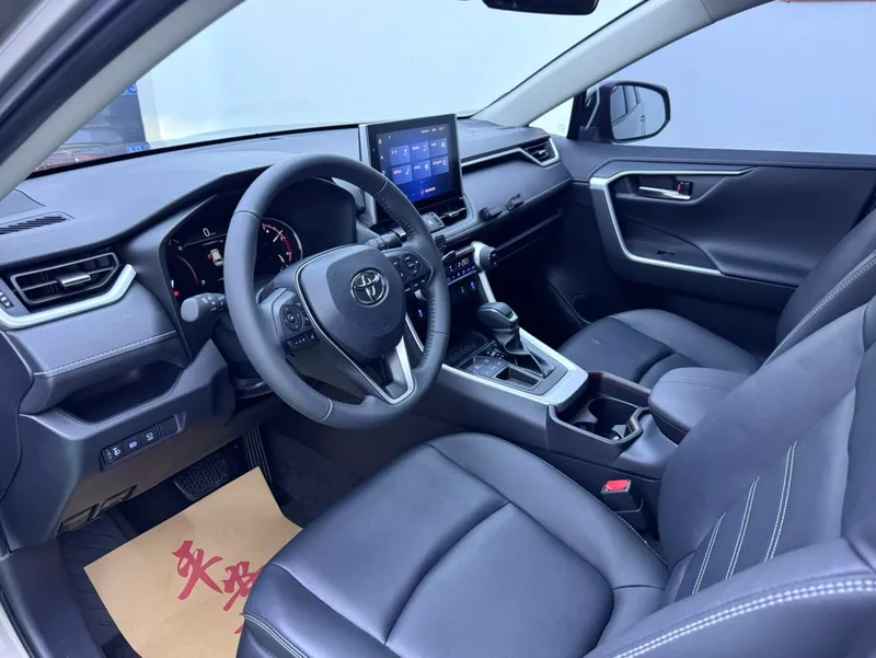 Toyota RAV4 2022 2.0L CVT Mode à deux roues motrices PLUS Version intérieur photo 14 Toyota RAV4 2022 2.0L CVT Mode à deux roues motrices PLUS Version intérieur photo 14