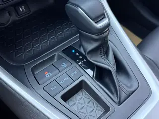 Toyota RAV4 2022 2.0L CVT Mode à deux roues motrices PLUS Version intérieur photo 15 Toyota RAV4 2022 2.0L CVT Mode à deux roues motrices PLUS Version intérieur photo 15