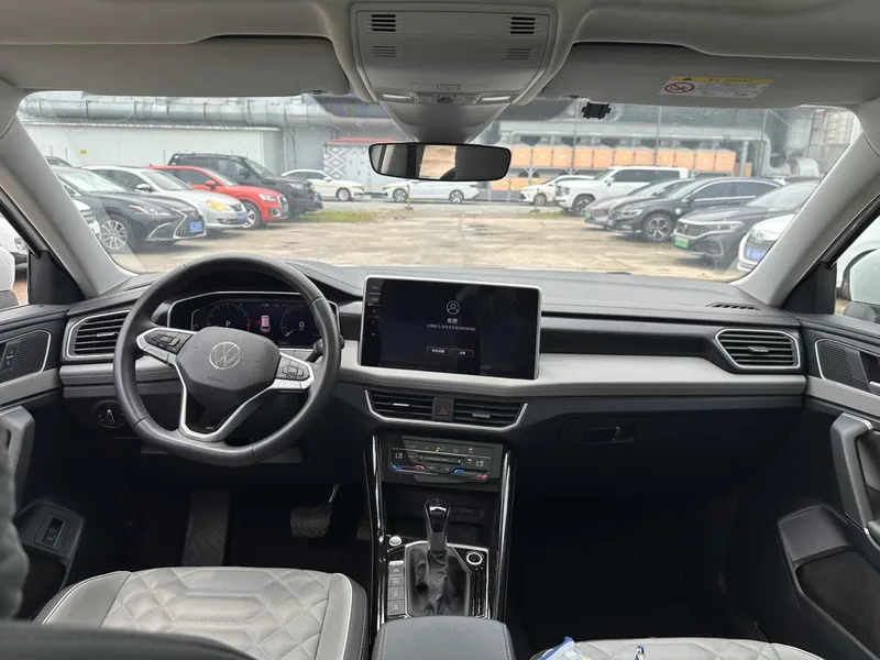Volkswagen Tayron 2023 300TSI Two-wheel drive luxury Plus Advanced version interior photo 9 Volkswagen Tayron 2023 300TSI Two-wheel drive luxury Plus Advanced version interior photo 9