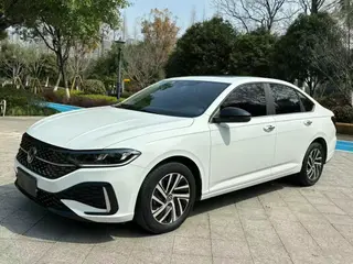Volkswagen Lavida 2023 300TSI DSG Version pleine de ciel étoilé