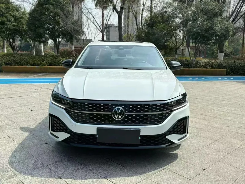 Volkswagen Lavida 2023 300TSI DSG Edición de cielo estrellado exterior foto 2 Volkswagen Lavida 2023 300TSI DSG Edición de cielo estrellado exterior foto 2