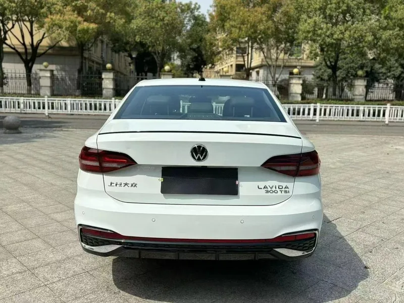 Volkswagen Lavida 2023 300TSI DSG Edición de cielo estrellado interior foto 9 Volkswagen Lavida 2023 300TSI DSG Edición de cielo estrellado interior foto 9