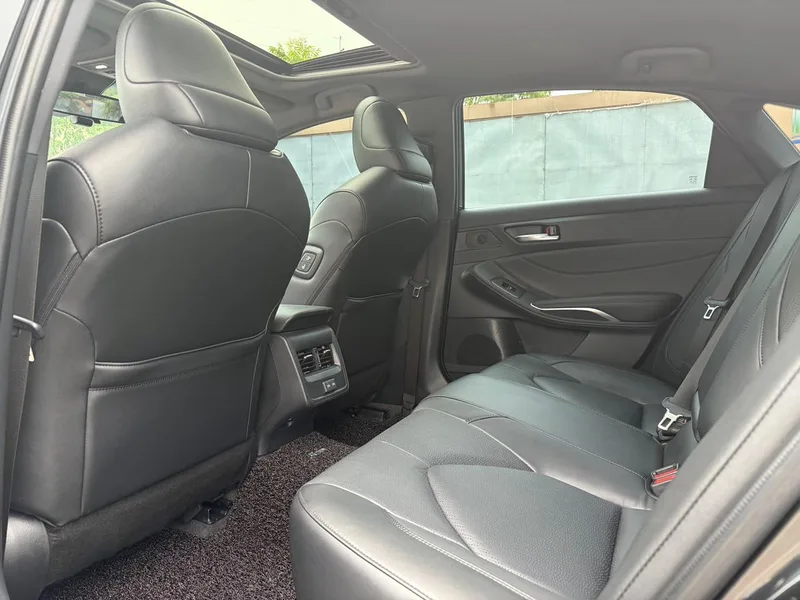 Toyota Avalon 2022 2.0L Luxury Edition interior photo 9 Toyota Avalon 2022 2.0L Luxury Edition interior photo 9