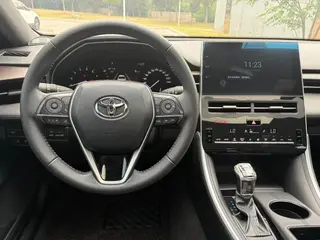 Toyota Avalon 2022 2.0L Luxury Edition interior photo 13 Toyota Avalon 2022 2.0L Luxury Edition interior photo 13