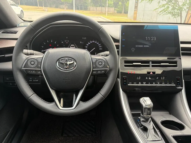 Toyota Avalon 2022 2.0L Luxury Edition interior photo 13 Toyota Avalon 2022 2.0L Luxury Edition interior photo 13