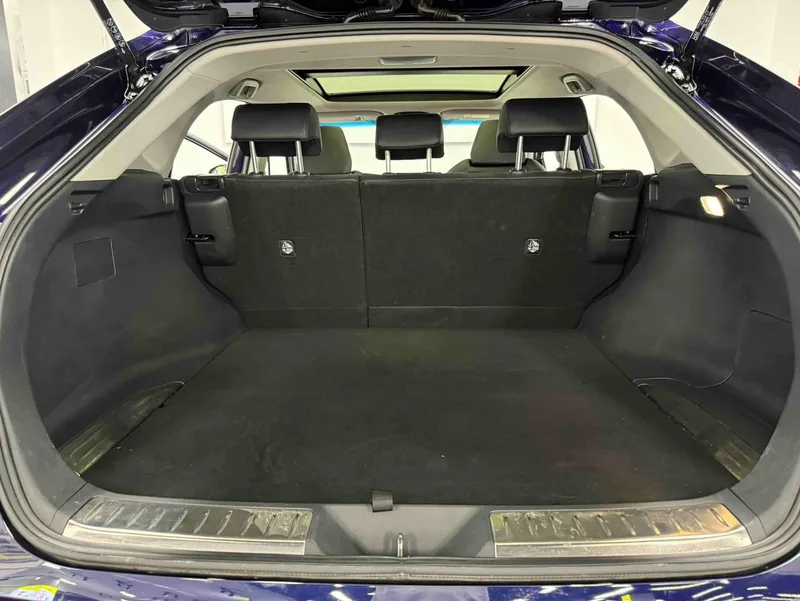Toyota Harrier 2022 2.0L CVT Version haut de gamme à deux roues motrices intérieur photo 12 Toyota Harrier 2022 2.0L CVT Version haut de gamme à deux roues motrices intérieur photo 12
