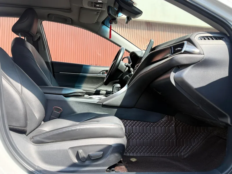 Toyota Camry 2021 2.0G Luxury Edition interior photo 10 Toyota Camry 2021 2.0G Luxury Edition interior photo 10