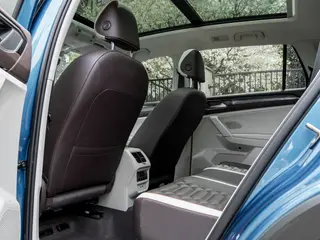 Volkswagen Tayron 2023 330TSI Deux roues motrices, luxe Plus Version avancée intérieur photo 12 Volkswagen Tayron 2023 330TSI Deux roues motrices, luxe Plus Version avancée intérieur photo 12