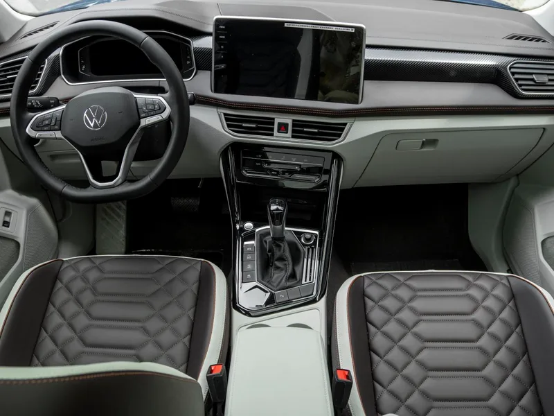 Volkswagen Tayron 2023 330TSI Deux roues motrices, luxe Plus Version avancée intérieur photo 13 Volkswagen Tayron 2023 330TSI Deux roues motrices, luxe Plus Version avancée intérieur photo 13