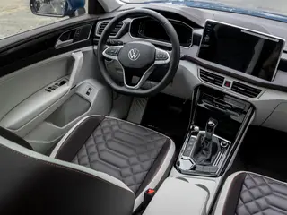 Volkswagen Tayron 2023 330TSI Deux roues motrices, luxe Plus Version avancée intérieur photo 14 Volkswagen Tayron 2023 330TSI Deux roues motrices, luxe Plus Version avancée intérieur photo 14