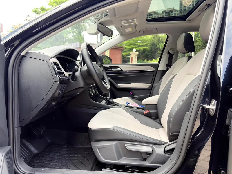 Volkswagen Lavida 2023 Restyling 1.5L Automatic Five Million Edition exterior photo 7 Volkswagen Lavida 2023 Restyling 1.5L Automatic Five Million Edition exterior photo 7