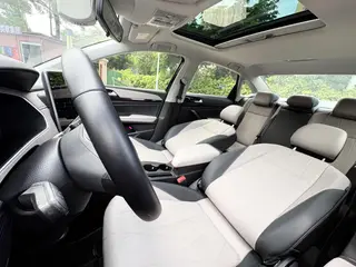 Volkswagen Lavida 2023 Restyling 1.5L Automatic Five Million Edition interior photo 11 Volkswagen Lavida 2023 Restyling 1.5L Automatic Five Million Edition interior photo 11