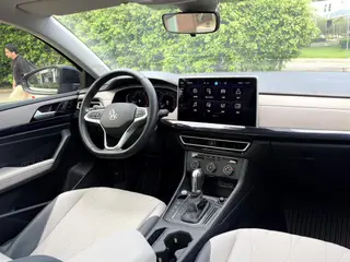 Volkswagen Lavida 2023 Restyling 1.5L Automatic Five Million Edition interior photo 12 Volkswagen Lavida 2023 Restyling 1.5L Automatic Five Million Edition interior photo 12