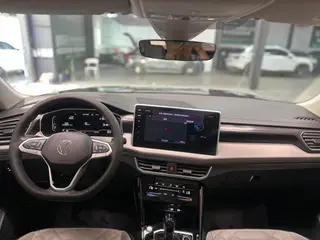 Volkswagen Tayron 2023 280TSI Two-wheel drive luxury Plus Advanced version interior photo 20 Volkswagen Tayron 2023 280TSI Two-wheel drive luxury Plus Advanced version interior photo 20