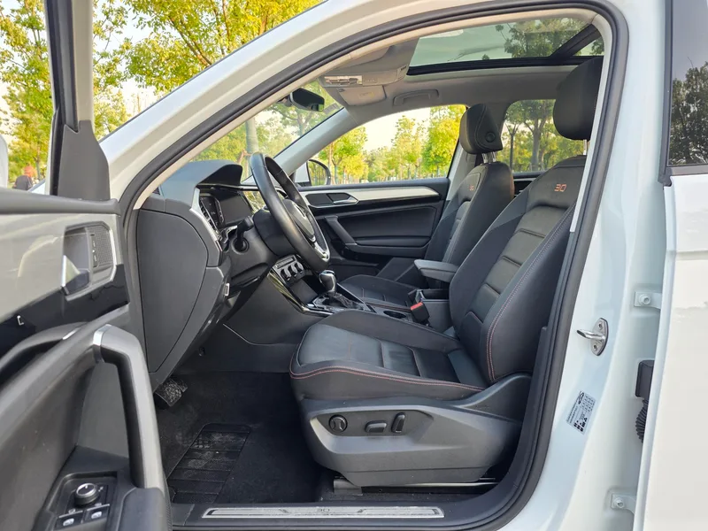 Volkswagen Tayron 2021 330TSI Two-wheel drive 30 Anniversary Edition exterior photo 9 Volkswagen Tayron 2021 330TSI Two-wheel drive 30 Anniversary Edition exterior photo 9