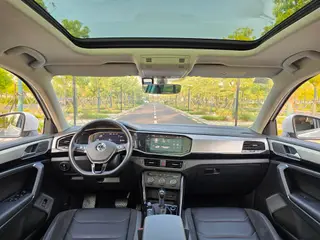 Volkswagen Tayron 2021 330TSI Two-wheel drive 30 Anniversary Edition interior photo 13 Volkswagen Tayron 2021 330TSI Two-wheel drive 30 Anniversary Edition interior photo 13