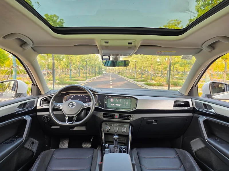 Volkswagen Tayron 2021 330TSI Two-wheel drive 30 Anniversary Edition interior photo 13 Volkswagen Tayron 2021 330TSI Two-wheel drive 30 Anniversary Edition interior photo 13